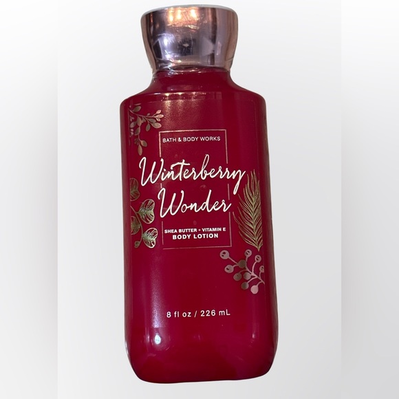 Winterberry Wonder 8oz Bath and Body Works Body Lotion - Picture 1 of 3